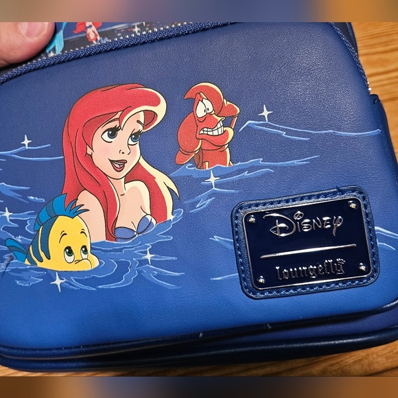 Loungefly Disney Little Mermaid Ariel Glow and Light up mini back pack - Picture 5 of 9